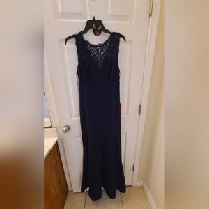 Adrianna Papell sleeveless lace trumpet gown